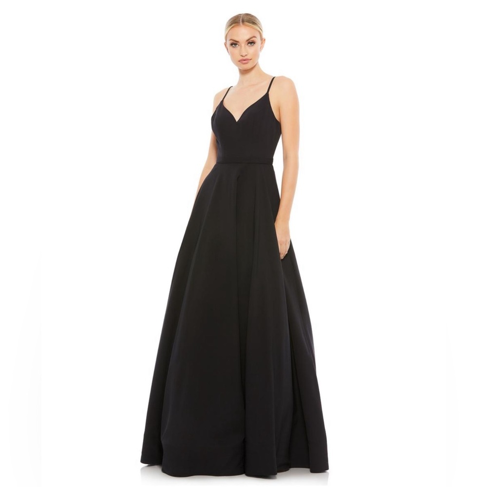 Formal NWT Black Leena for Mac Duggal Long Gown w/ crinoline & pockets Size 14